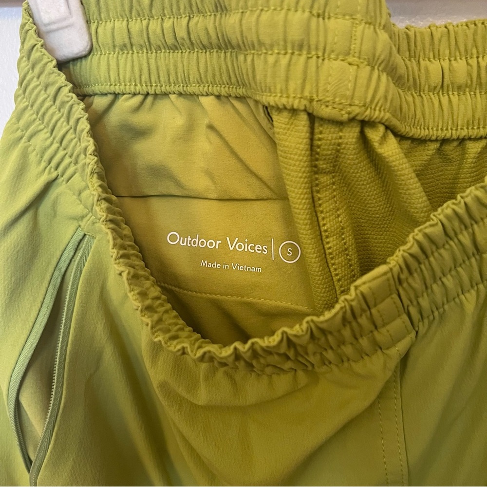 Outdoor Voices RecTrek Pant in Green Apple - Picture 4 of 7